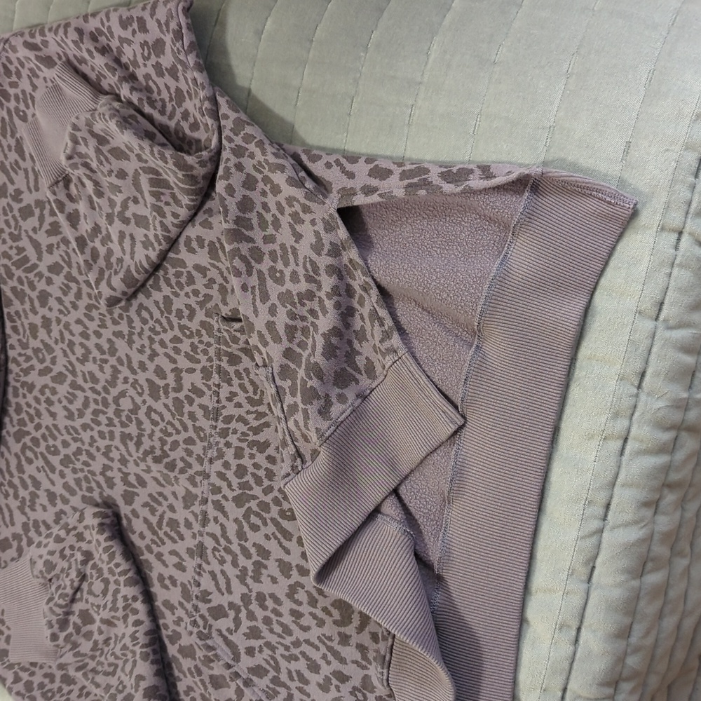 American Eagle Ahh-Mazingly Soft Hoodie. - Picture 3 of 4